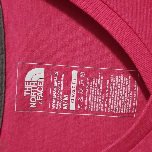 Women's The North Face V-neck tee. Medium. Pink. - Picture 3 of 4